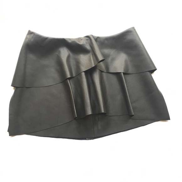 Zara Black Leather Effect Tiered Ruffle Mini Skirt - Picture 2 of 5